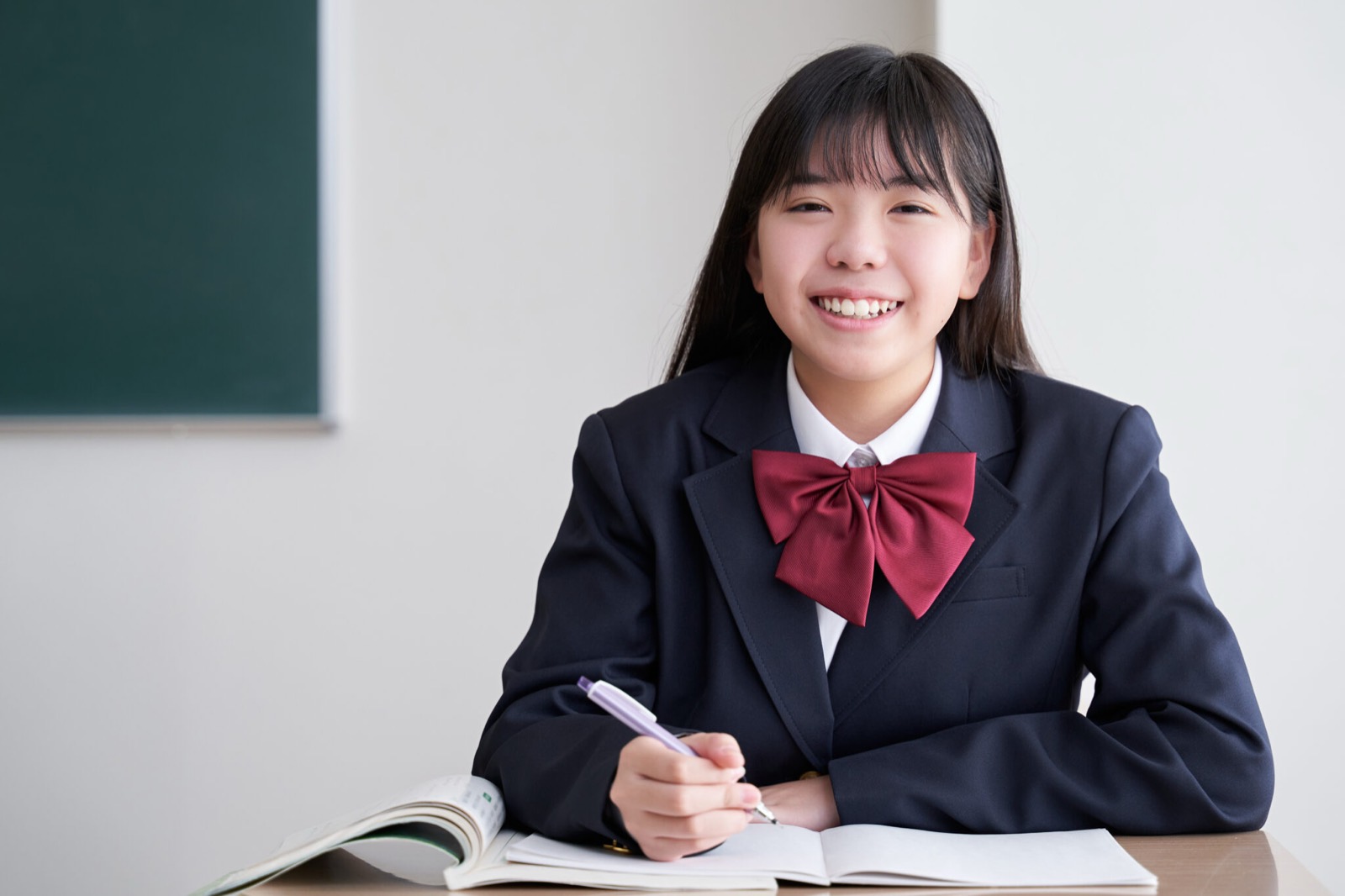 総合型選抜の対策に取り組む高校生
